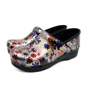 Dansko Womens Professional Clogs Boho Flower Patent Leather Size 39 US 8.5-9